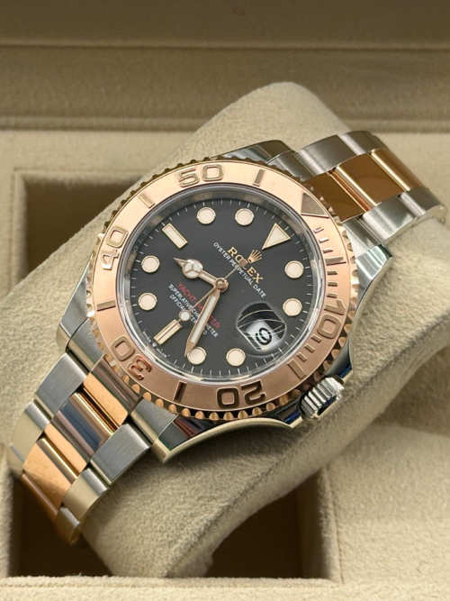 Rolex Yacht-Master40 Rose Gold Black Dial - Image 2